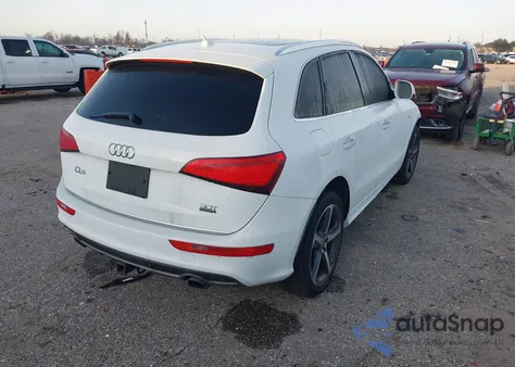 2015 Audi Q5 3.0T Premium Plus z USA, uszkodzony, nr VIN WA1WGAFP3FA077121